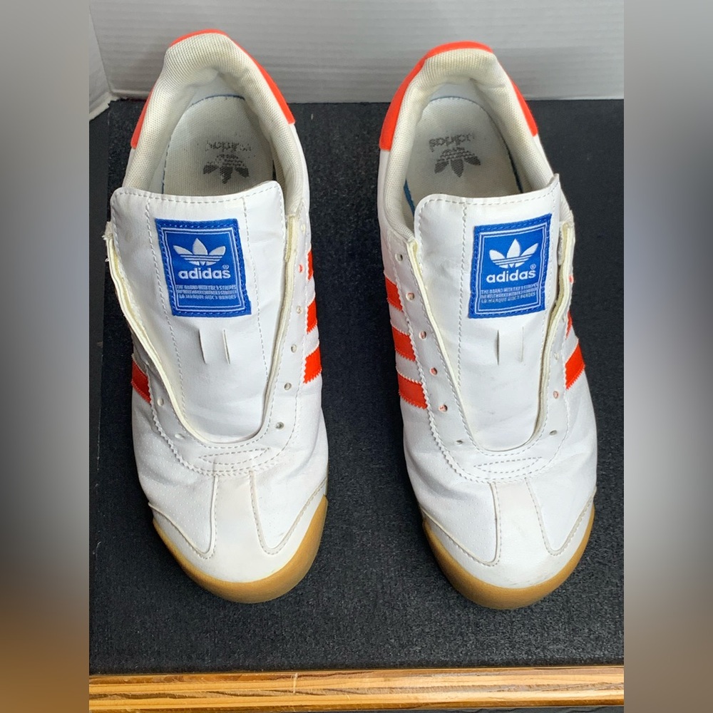 Adidas Sneakers. NO LACES. GIC Men’s SZ 7. White/ White/ Orange. M13